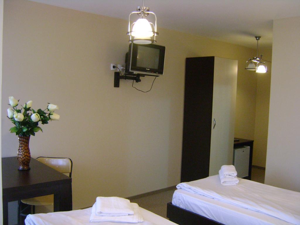 Hotel Babilon 布加勒斯特 客房 照片